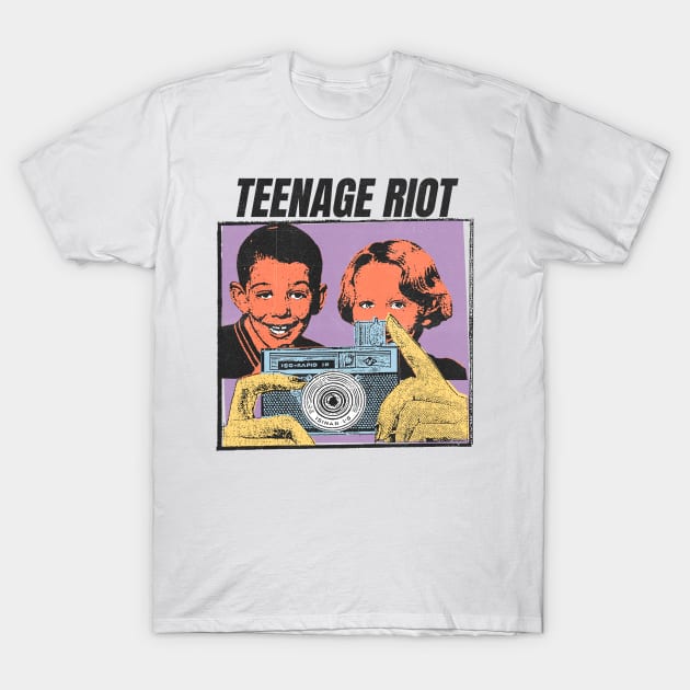 teenage riot T-Shirt by psninetynine